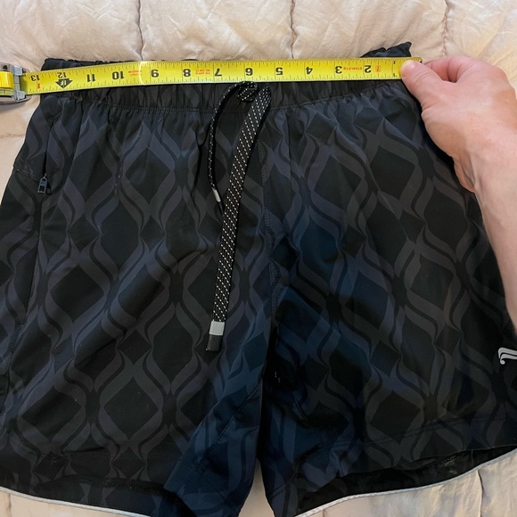 Men’s Fabletics Shorts XS - Picture 5 of 5